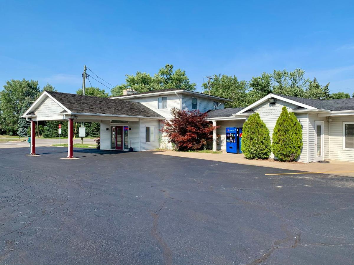 Thumb Heritage Inn Sandusky Exterior photo